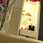 Center בית הארחה 4*