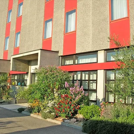 بيت ضيافة Center